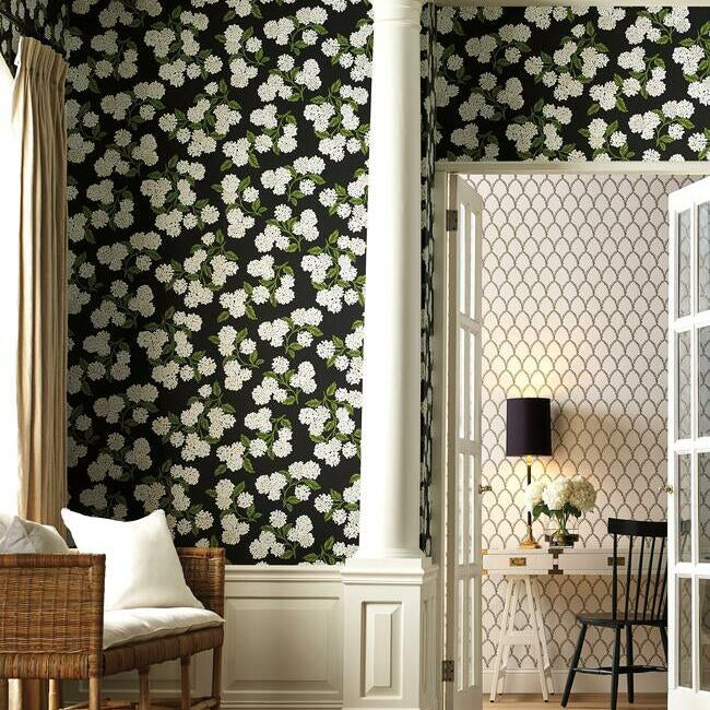 hydrangea-wallpaper-black-white-york-wallcoverings-ri5146