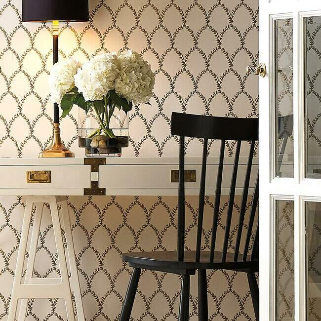 laurel-wallpaper-gold-white-york-wallcoverings-ri5176