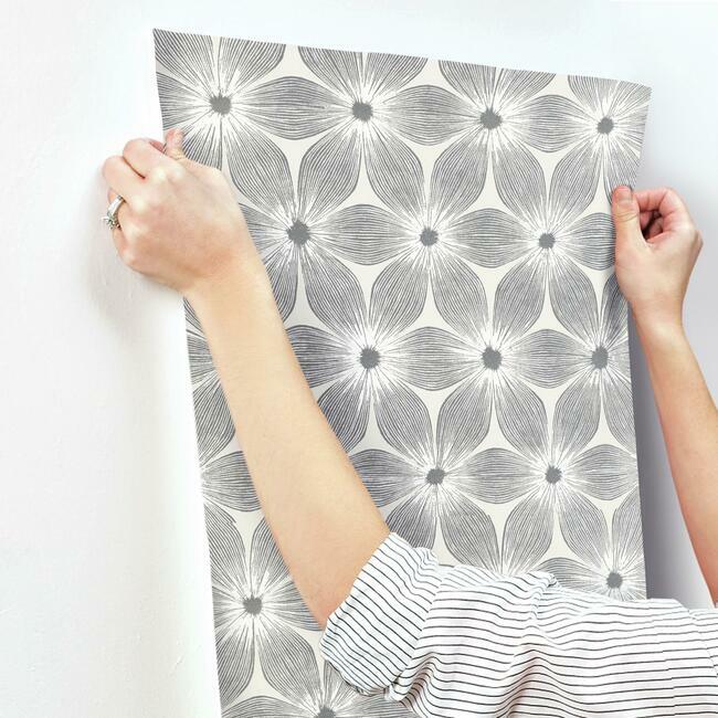 everlasting-wallpaper-white-silver-york-wallcoverings-ci2302