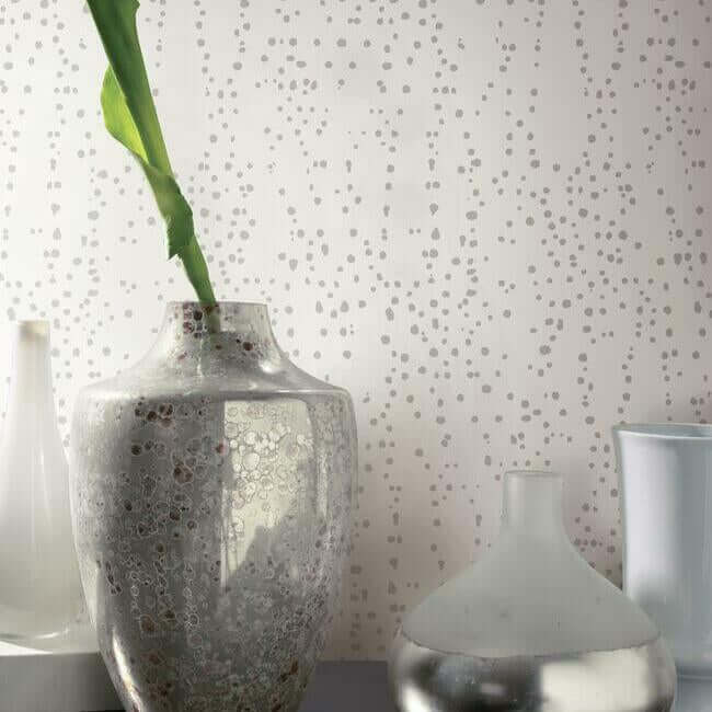 star-struck-cream-gold-metallic-wallpaper-york-wallcoverings-ci2356