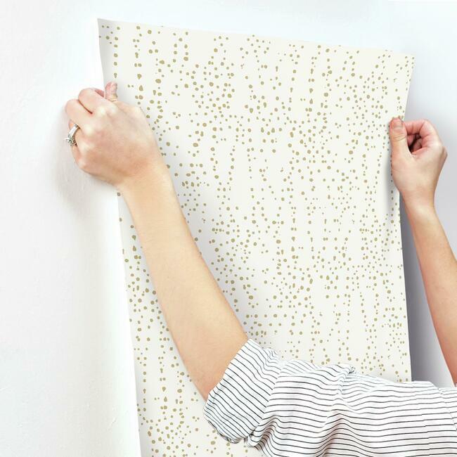 star-struck-wallpaper-blonde-gold-york-wallcoverings-ci2352