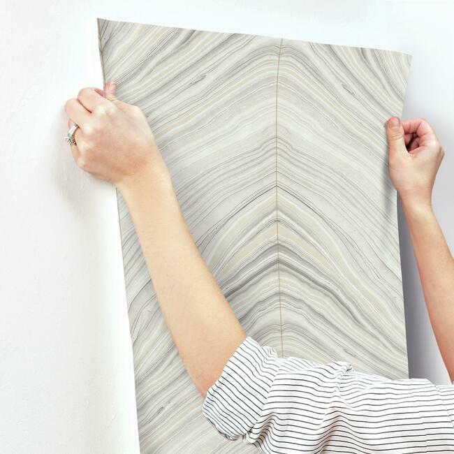 onyx-strata-wallpaper-blonde-york-wallcoverings-ci2415