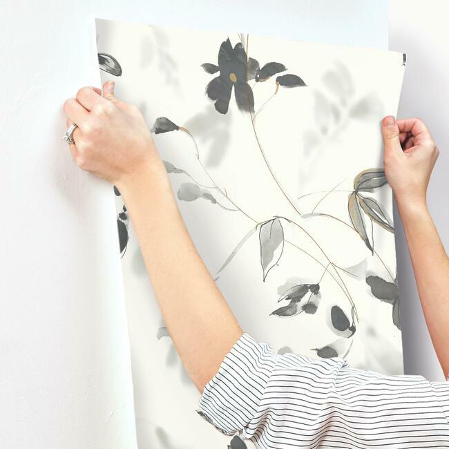 linden-flower-wallpaper-black-york-wallcoverings-so2442