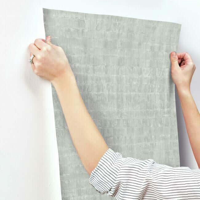 liquid-metal-silver-wallpaper-york-wallcoverings-kt2133 - York Wallcoverings Wallpaper