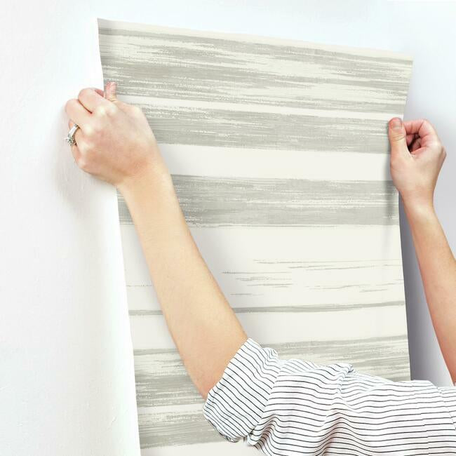 horizontal-dry-brush-wallpaper-white-grey-york-wallcoverings-kt2155