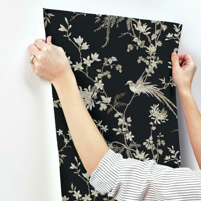 bird-and-blossom-chinoserie-wallpaper-black-york-wallcoverings-kt2173