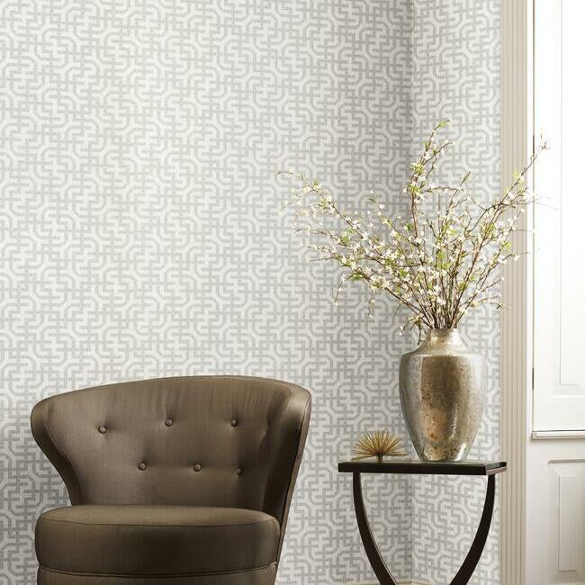 dynastic-lattice-wallpaper-white-silver-york-wallcoverings-5802