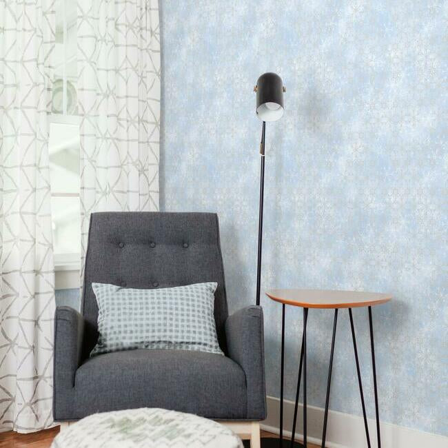 disney-frozen-2-snowflake-wallpaper-blue-york-wallcoverings-di0960