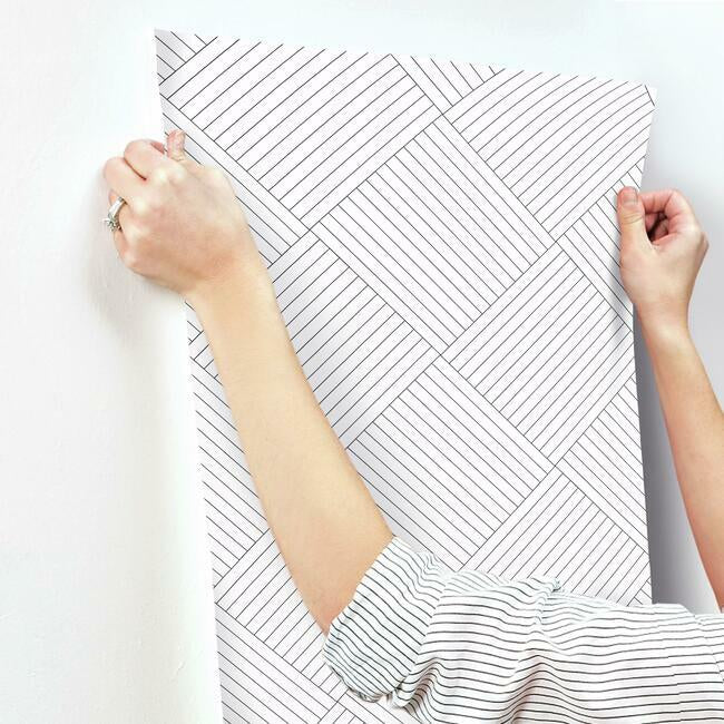 twisted-tailor-wallpaper-white-black-york-wallcoverings-gm7565