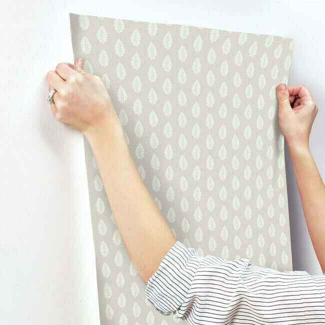 Leaf Pendant Grey Wallpaper - York Wallcoverings - GR5962 - York Wallcoverings Wallpaper