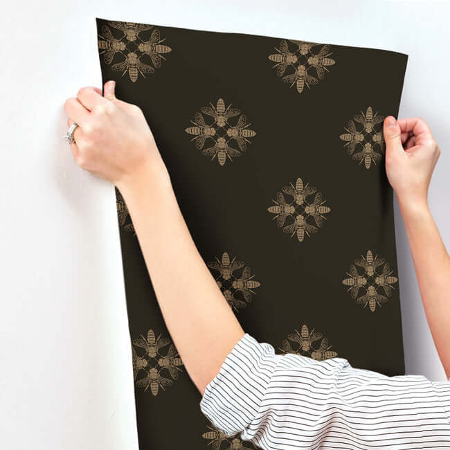 honey-bee-gold-black-wallpaper-york-wallcoverings-on1642 - York Wallcoverings Wallpaper