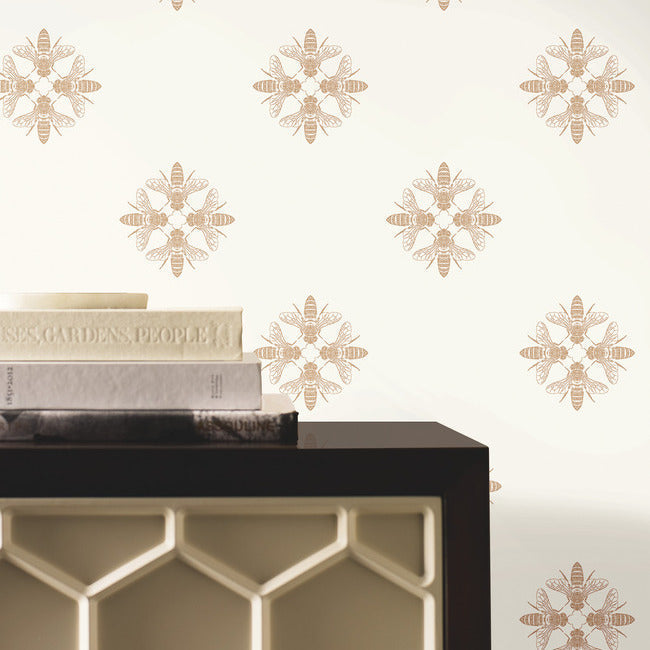 honey-bee-wallpaper-gold-cream-york-wallcoverings-on1641