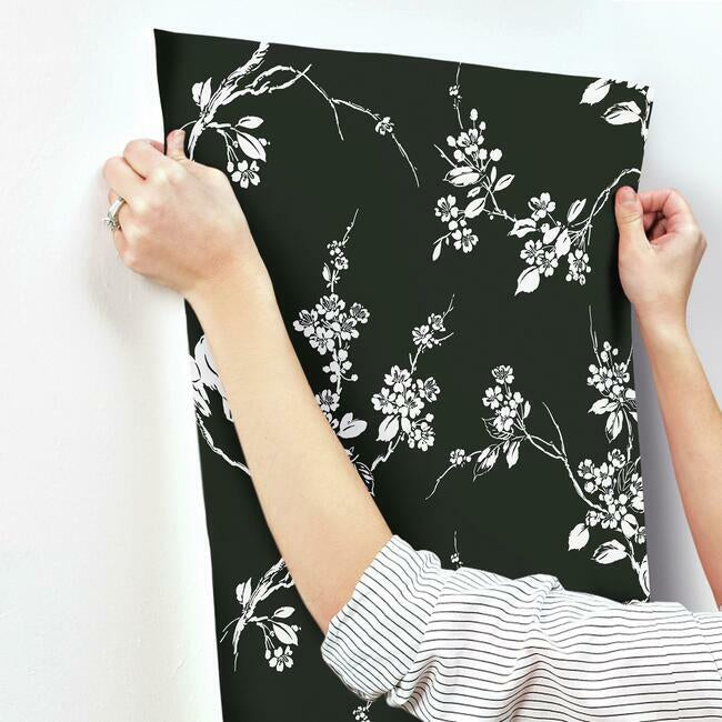 imperial-blossoms-branch-wallpaper-black-white-york-wallcoverings-ss2589