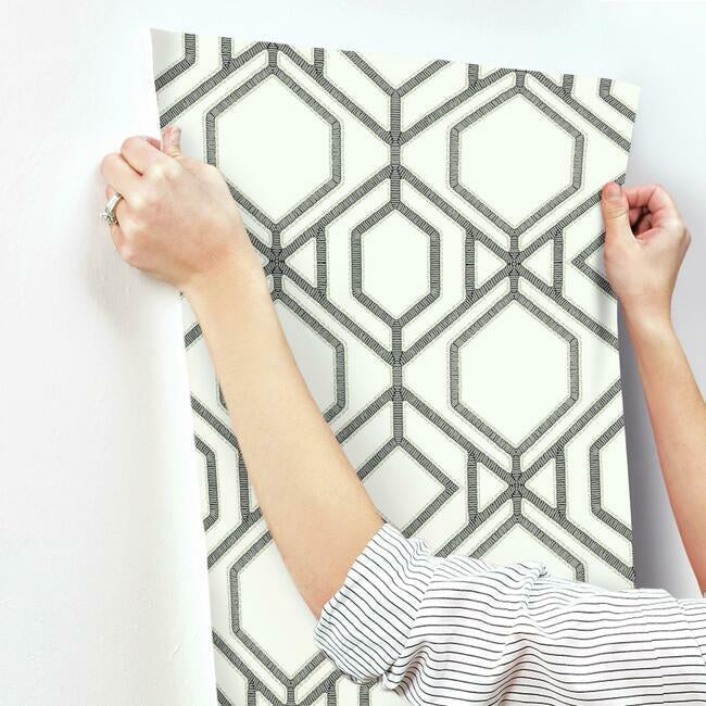 sawgrass-trellis-wallpaper-white-grey-york-wallcoverings-tc2632