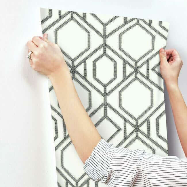 sawgrass-trellis-white-grey-wallpaper-york-wallcoverings-tc2632 - York Wallcoverings Wallpaper