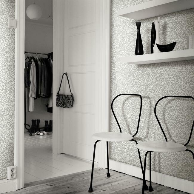 leopard-king-wallpaper-grey-york-wallcoverings-tc2683