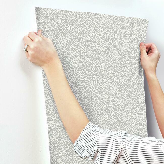 leopard-king-wallpaper-grey-york-wallcoverings-tc2683