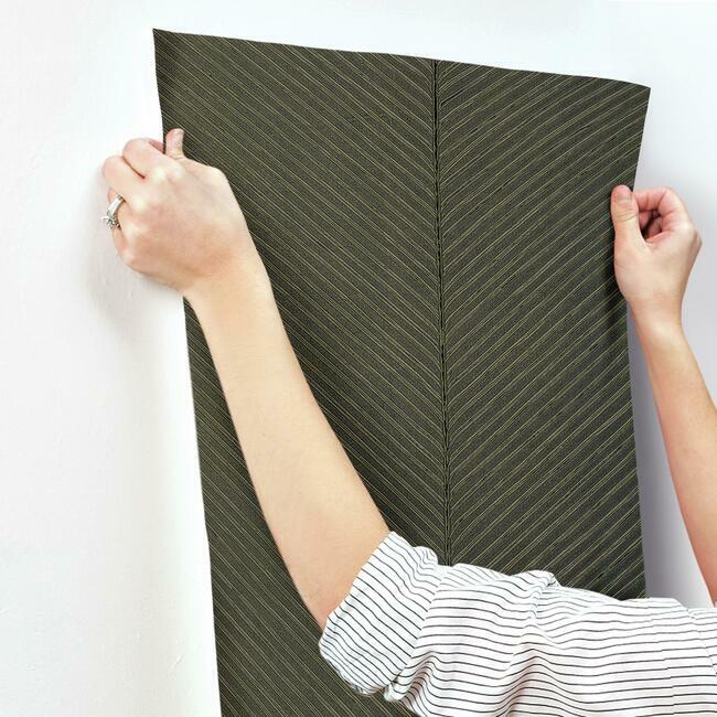 palm-chevron-wallpaper-black-gold-york-wallcoverings-tc2696
