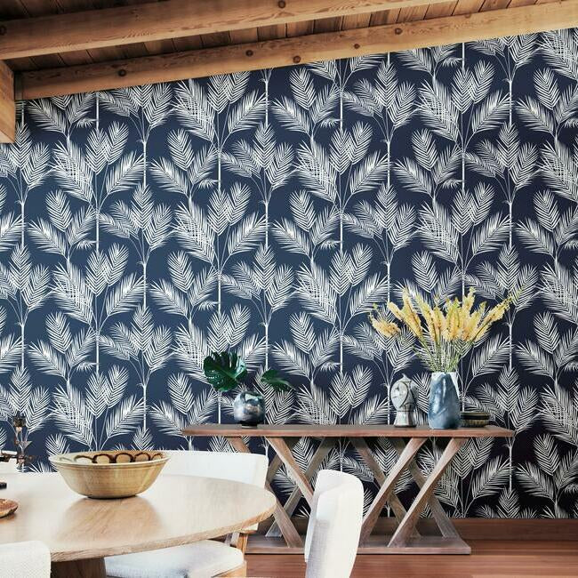 king-palm-silhouette-wallpaper-navy-york-wallcoverings-cv4410