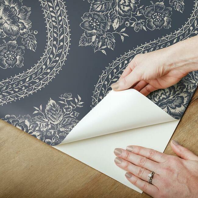 coverlet-floral-premium-peel-stick-wallpaper-taupe-on-navy-york-wallcoverings-psw1178rl