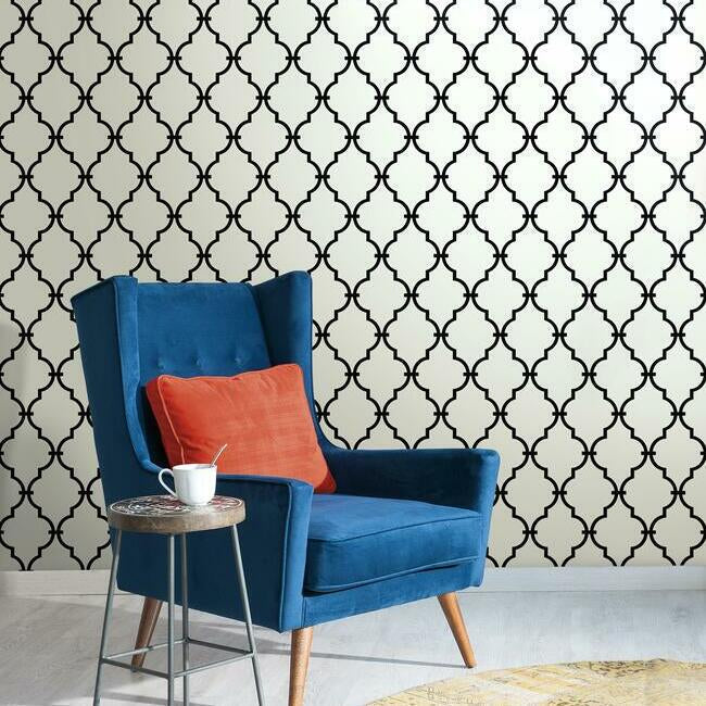 modern-trellis-sure-strip-wallpaper-black-white-york-wallcoverings-ys9100