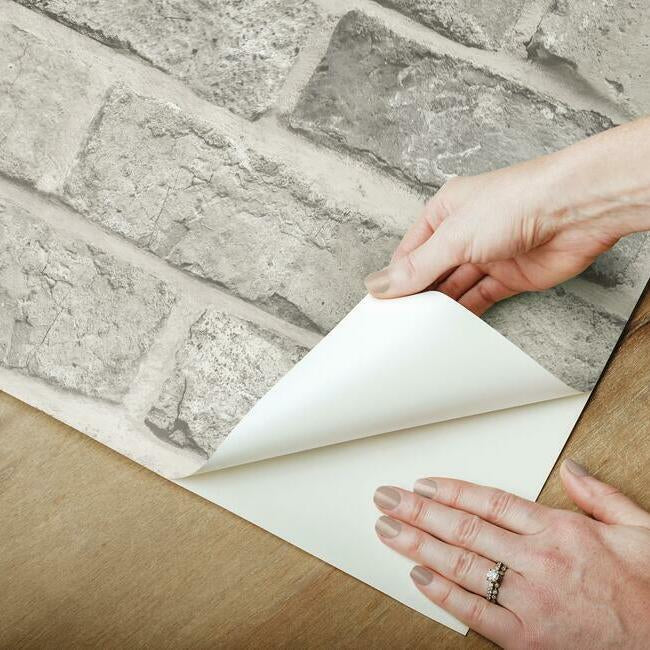 stretcher-brick-premium-peel-stick-wallpaper-putty-york-wallcoverings-psw1304rl