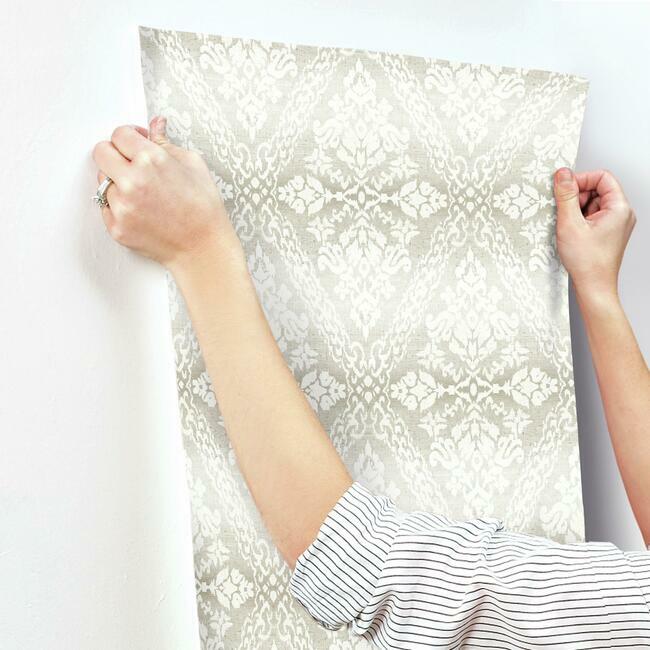 tudor-diamond-damask-wallpaper-linen-york-wallcoverings-dm4933