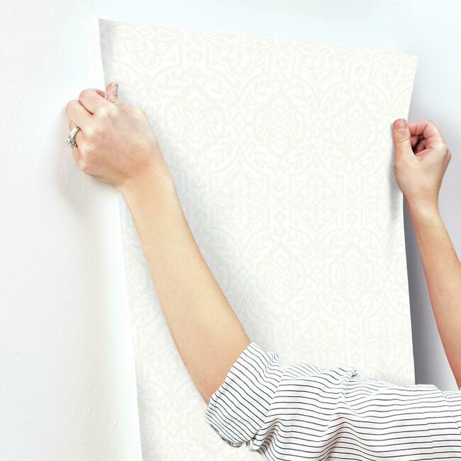 cathedral-damask-wallpaper-white-york-wallcoverings-dm5032