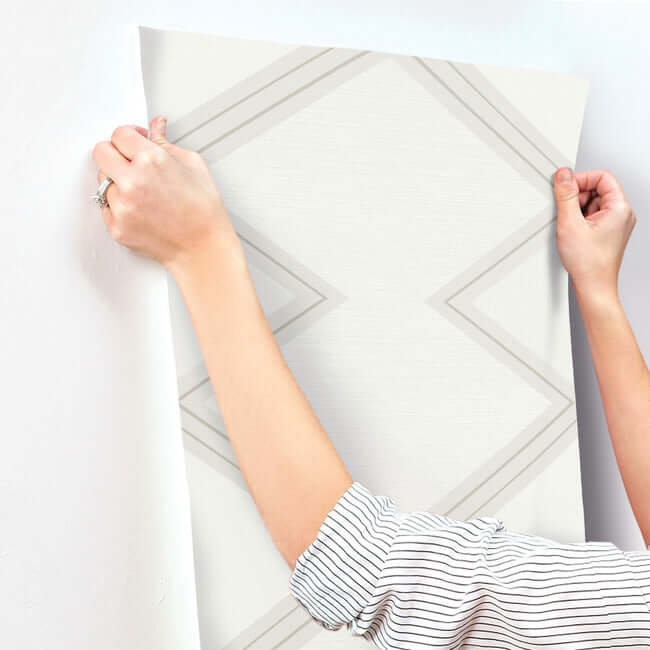 diamond-twist-white-cream-wallpaper-york-wallcoverings-bw3821 - York Wallcoverings Wallpaper