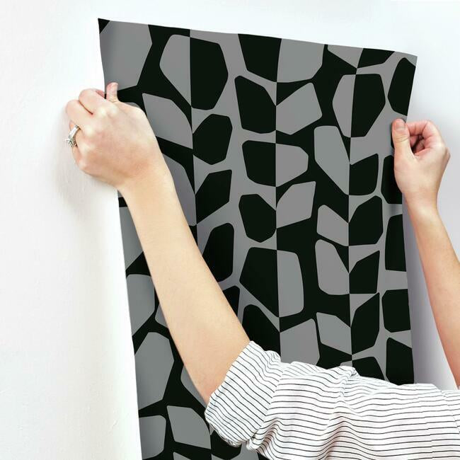 primitive-vines-wallpaper-metallic-black-york-wallcoverings-bw3894