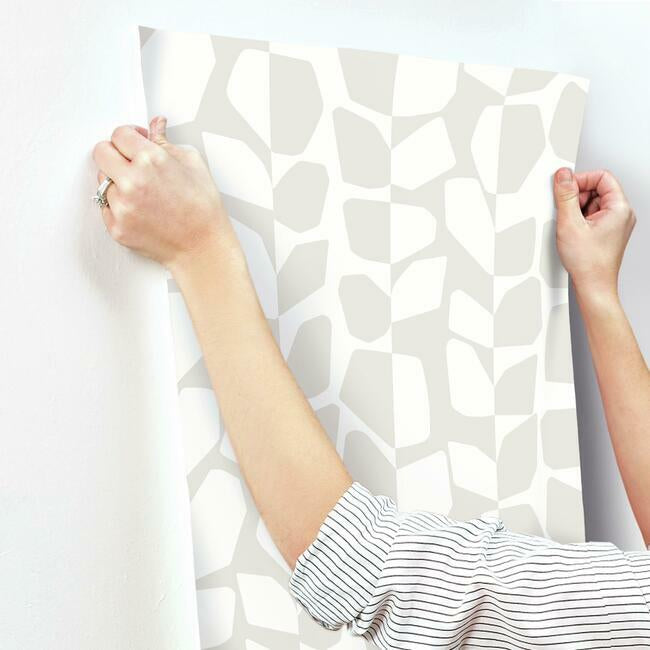 primitive-vines-wallpaper-neutral-york-wallcoverings-bw3891