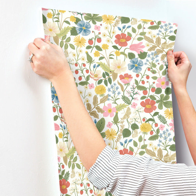 strawberry-fields-wallpaper-white-york-wallcoverings-rp7354
