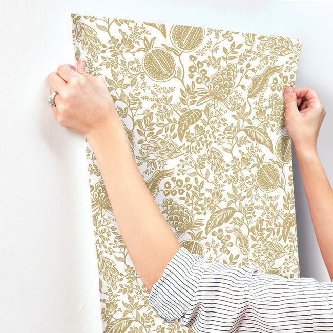 pomegranate-wallpaper-white-metallic-gold-york-wallcoverings-rp7391