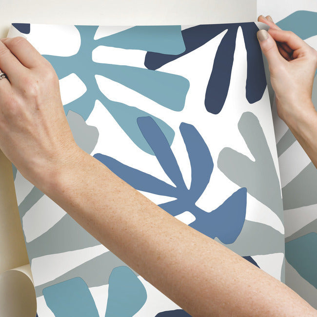 kinetic-tropical-premium-peel-stick-wallpaper-bleuet-york-wallcoverings-psw1242rl