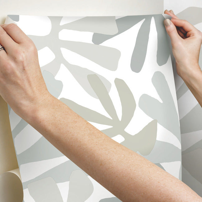 kinetic-tropical-premium-peel-stick-wallpaper-naturelle-york-wallcoverings-psw1244rl