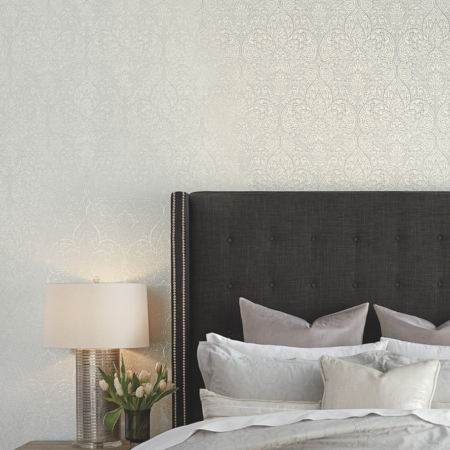 paradise-wallpaper-bright-white-silver-york-wallcoverings-dt5011
