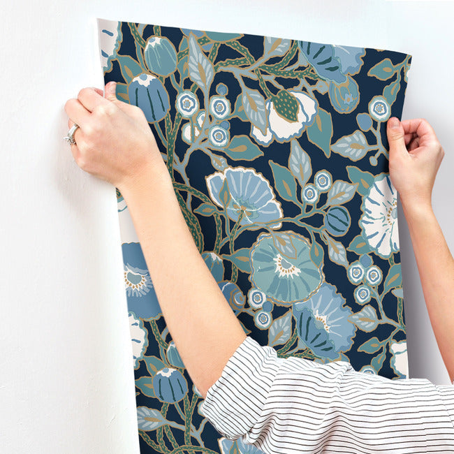 vincent-poppies-wallpaper-indigo-york-wallcoverings-go8312