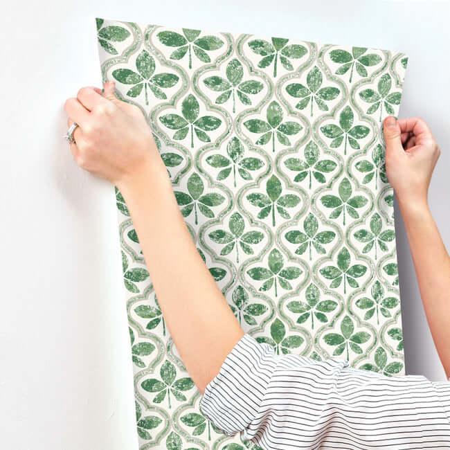 sevilla-clover-wallpaper-york-wallcoverings-go8274 - York Wallcoverings Wallpaper