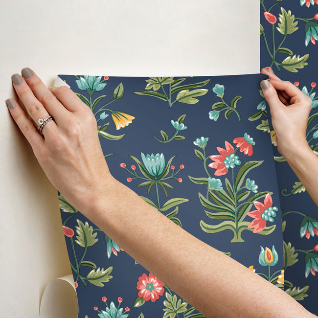 heirloom-floral-premium-peel-stick-wallpaper-navy-york-wallcoverings-psw1516rl