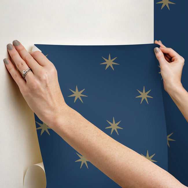 star-splendor-premium-peel-stick-wallpaper-navy-metallic-gold-york-wallcoverings-psw1451rl