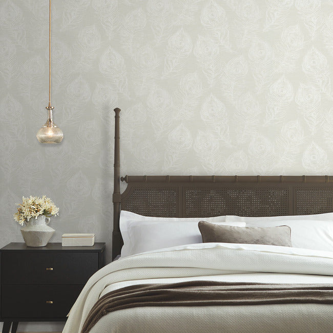 regal-peacock-wallpaper-white-york-wallcoverings-ev3944