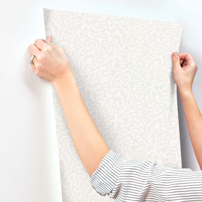 nebulous-cloud-dove-grey-wallpaper-york-wallcoverings-ag2024 - York Wallcoverings Wallpaper