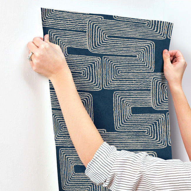 nikki-chu-zulu-thread-wallpaper-midnight-silver-york-wallcoverings-ag2033