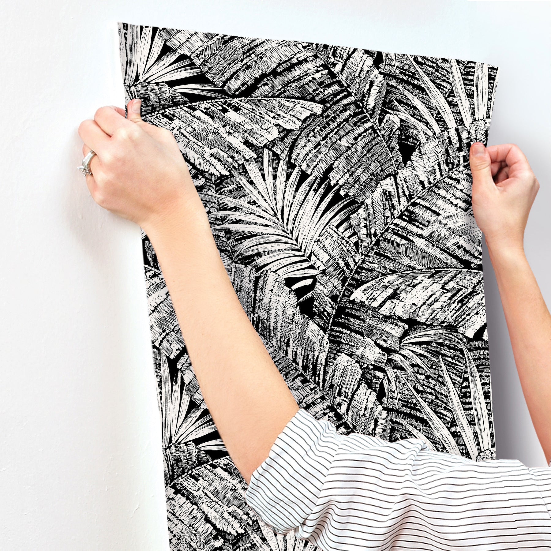 palm-cove-toile-wallpaper-white-black-york-wallcoverings-rt7921