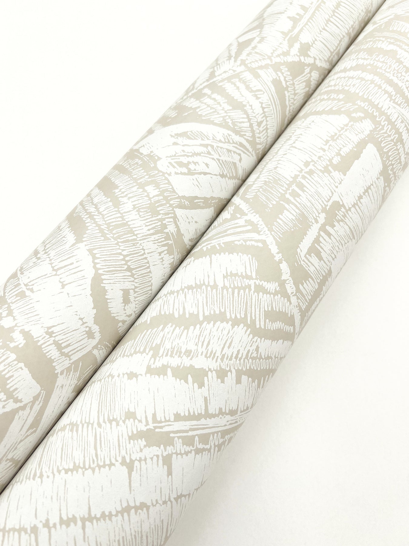 palm-cove-toile-wallpaper-white-taupe-york-wallcoverings-rt7926