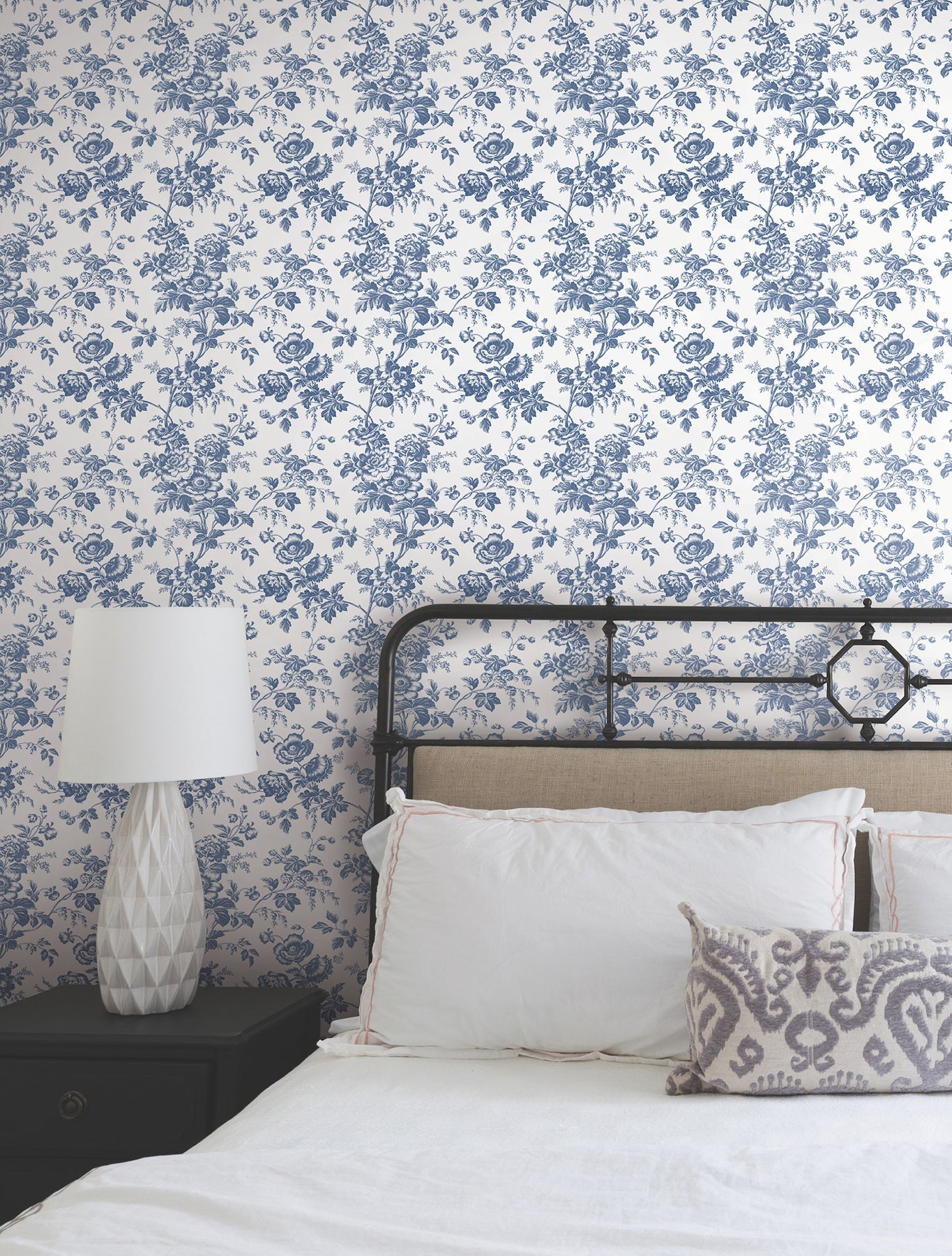 anemone-toile-wallpaper-navy-york-wallcoverings-rt7873