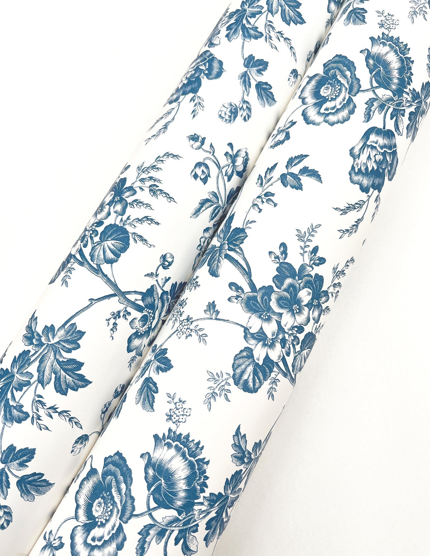 anemone-toile-wallpaper-navy-york-wallcoverings-rt7873