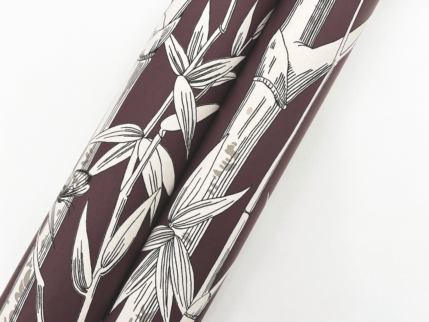 bambou-toile-wallpaper-burgundy-york-wallcoverings-rt7835