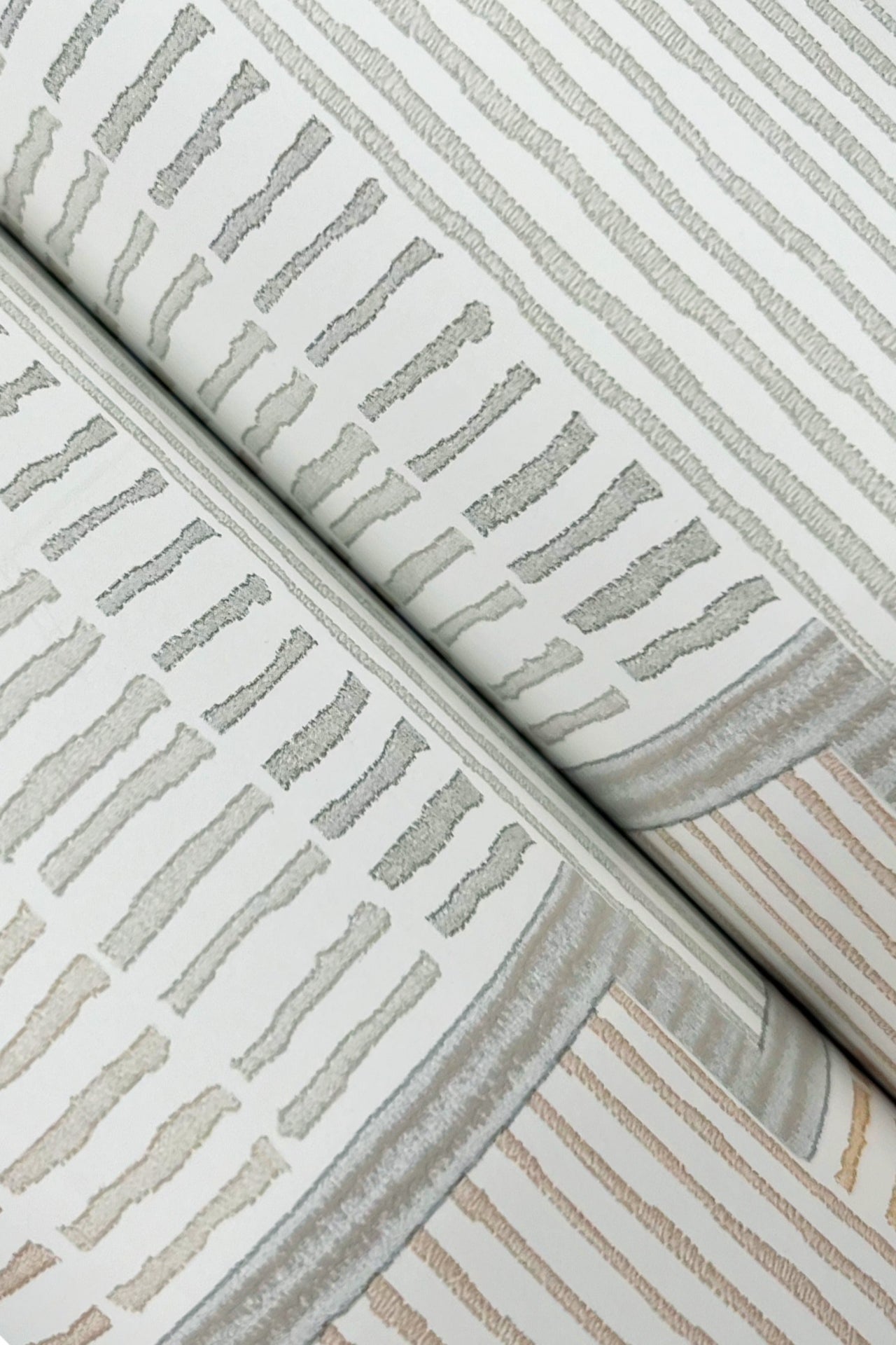 la-broderie-wallpaper-grey-york-wallcoverings-lm5373