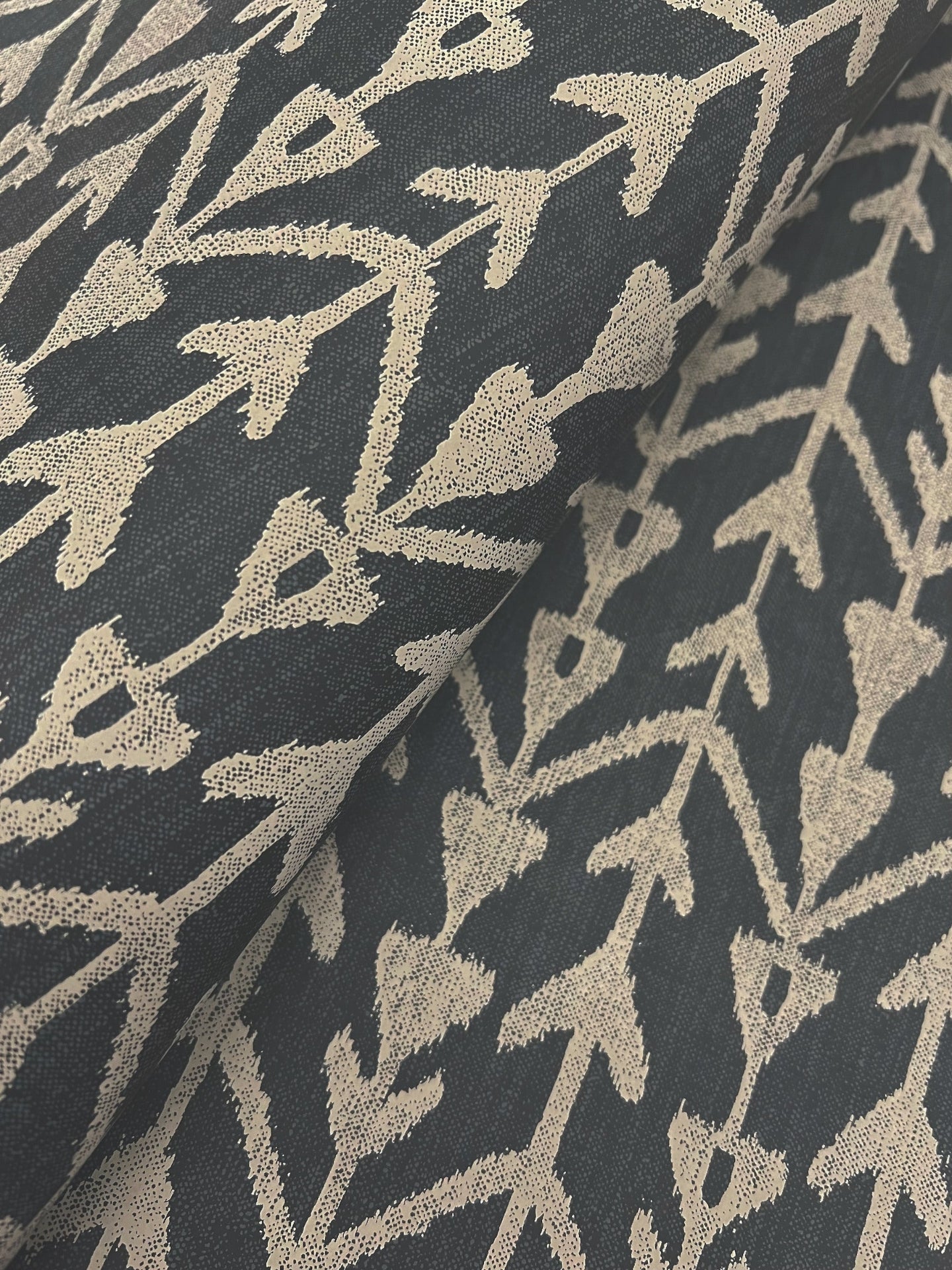 martigue-stripe-wallpaper-black-york-wallcoverings-lm5382